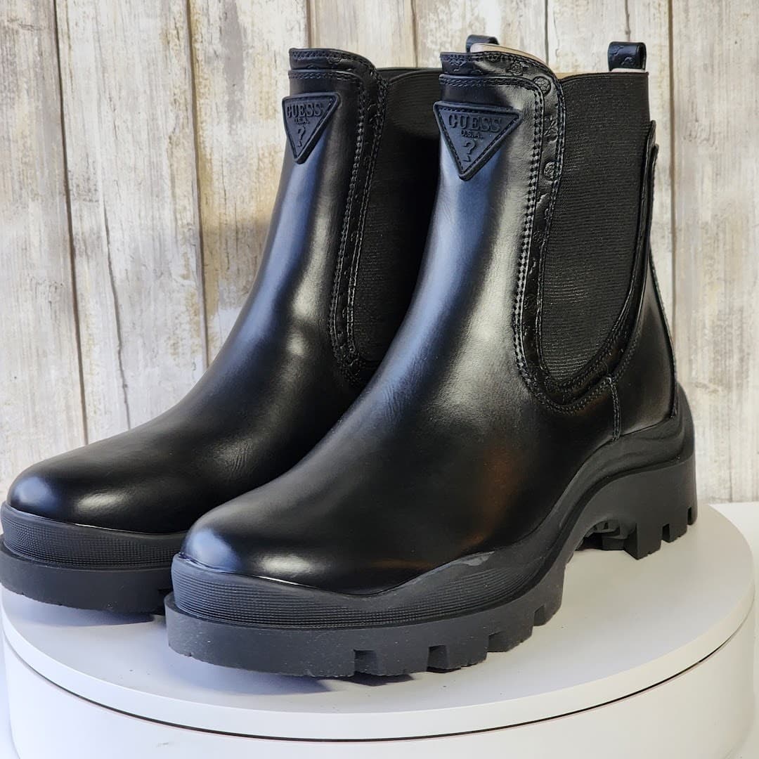 NEW - GUESS Women's Yesses Triple Triangle Lug Sole Chelsea Boots- Size 10 M - Thumbnail 6