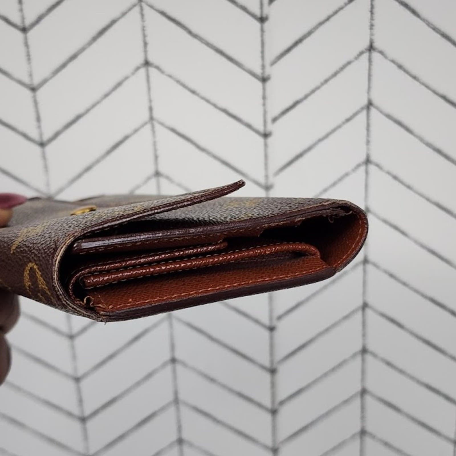 Louis Vuitton Monogram Portefeuille International Wallet - Thumbnail 10
