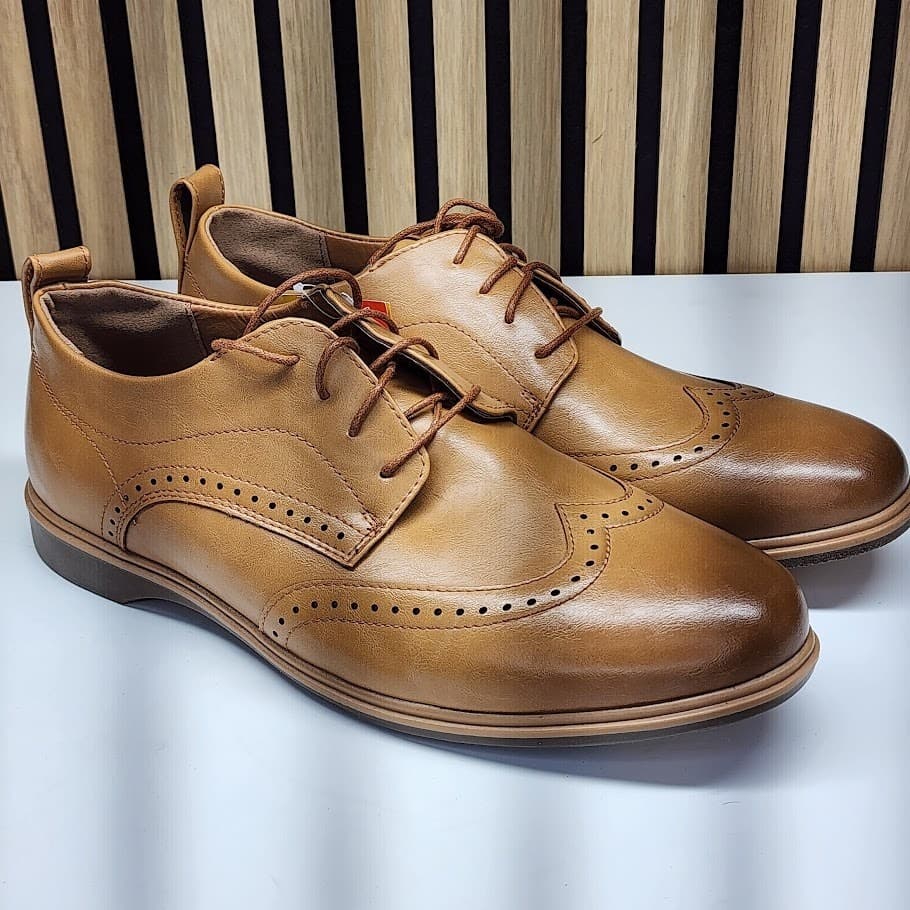 NEW - Deer Stags Delgado Wingtip Oxford Men’s Brown Dress Shoe - Size 13 W