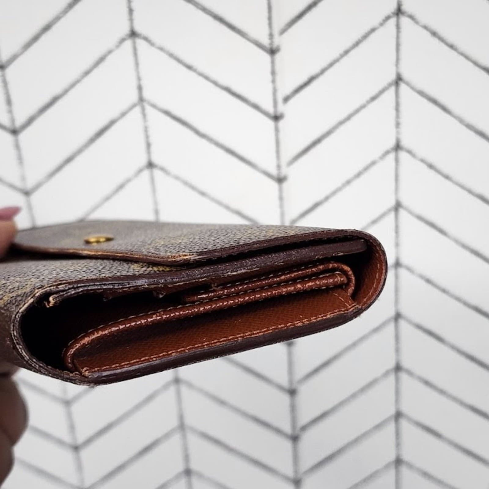 Louis Vuitton Monogram Portefeuille International Wallet - Thumbnail 11