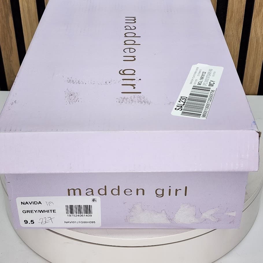 Madden Girl Navida Women’s White Platform Sneakers Lace Up Striped Size 9.5 - Thumbnail 5