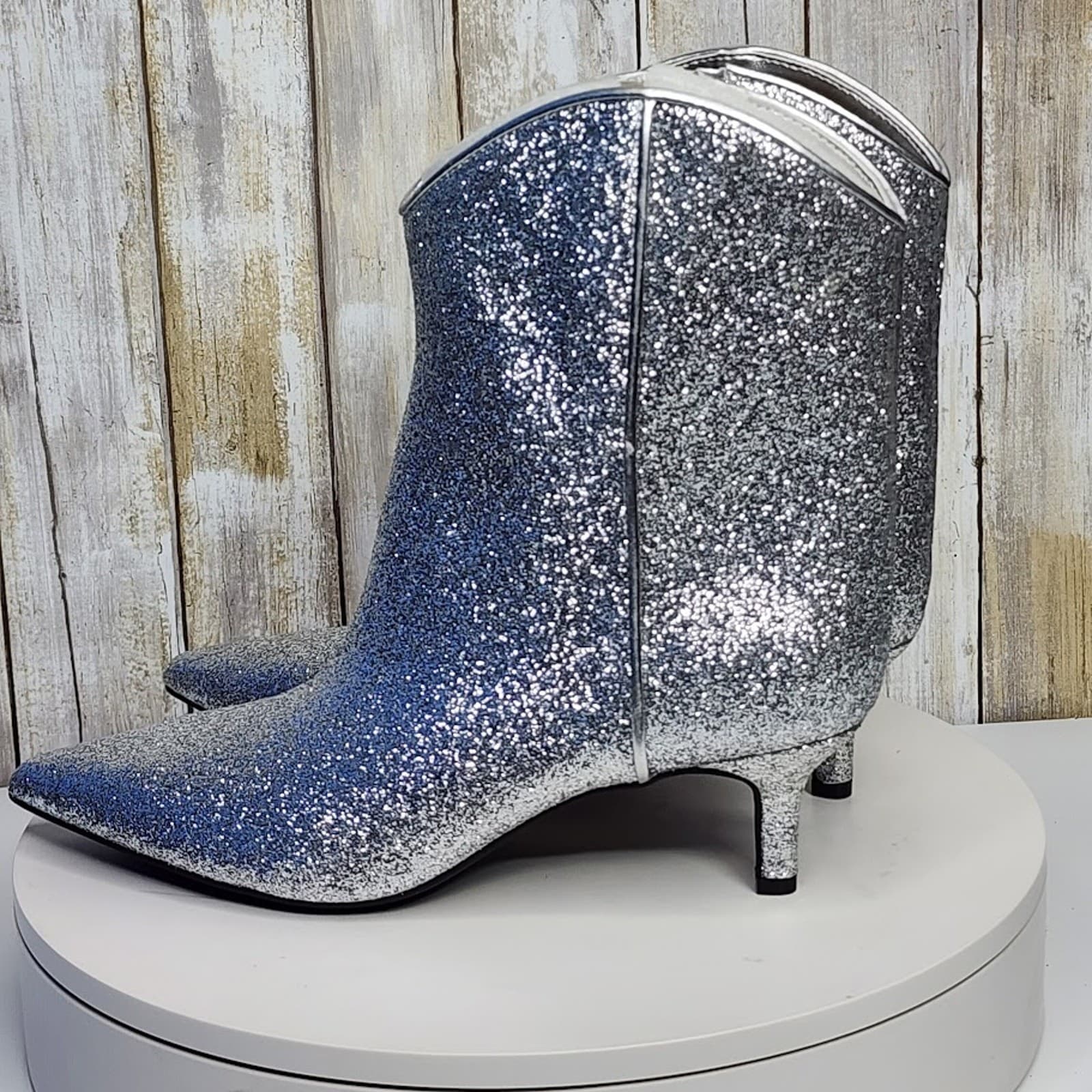NEW - On 34th Aatira Silver Tulip Booties - Size 6.5 M - Thumbnail 6