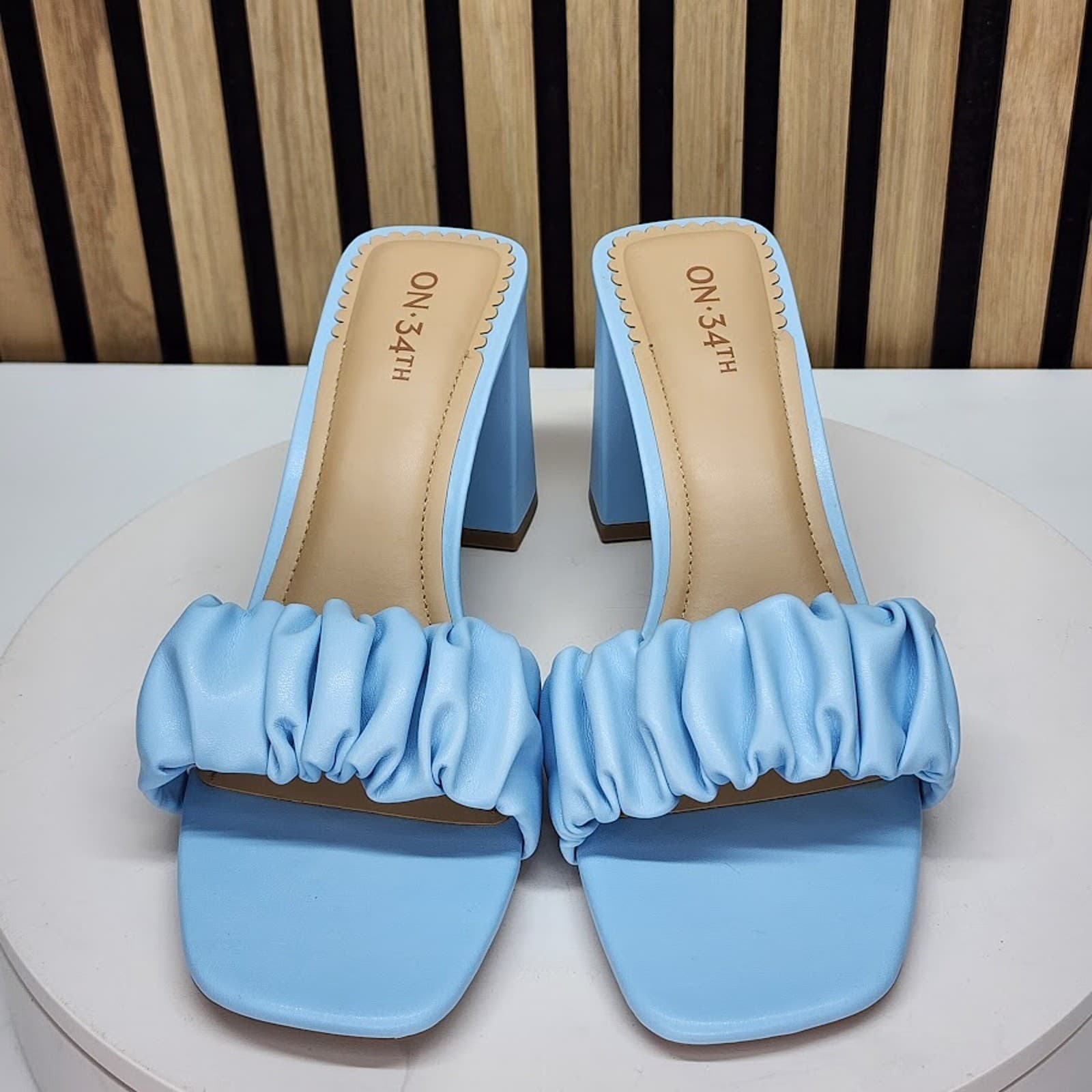 NEW - On 34th Salliee Women’s Dress Sandals Ruffle Block Heels Size 8.5 - Thumbnail 7