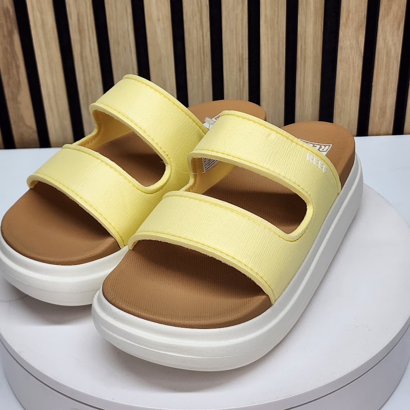 NEW - REEF Cushion Bondi 2 Bar Women’s Platform Sandals Pale Banana Size 11 - Thumbnail 6