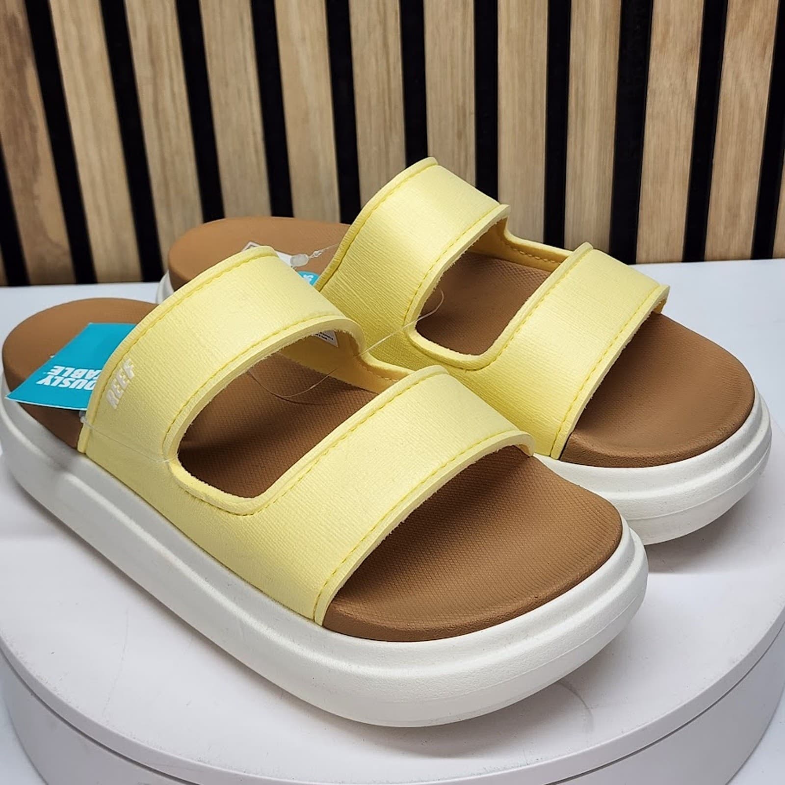 NEW - REEF Cushion Bondi 2 Bar Women’s Platform Sandals Pale Banana Size 11