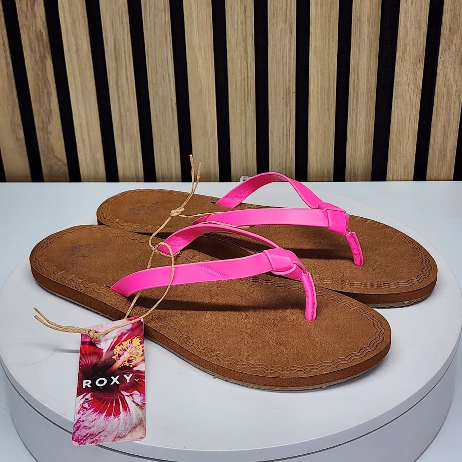 NEW - Roxy Luv Me Knot Women’s Flip Flop Sandals Platform Casual Size 8
