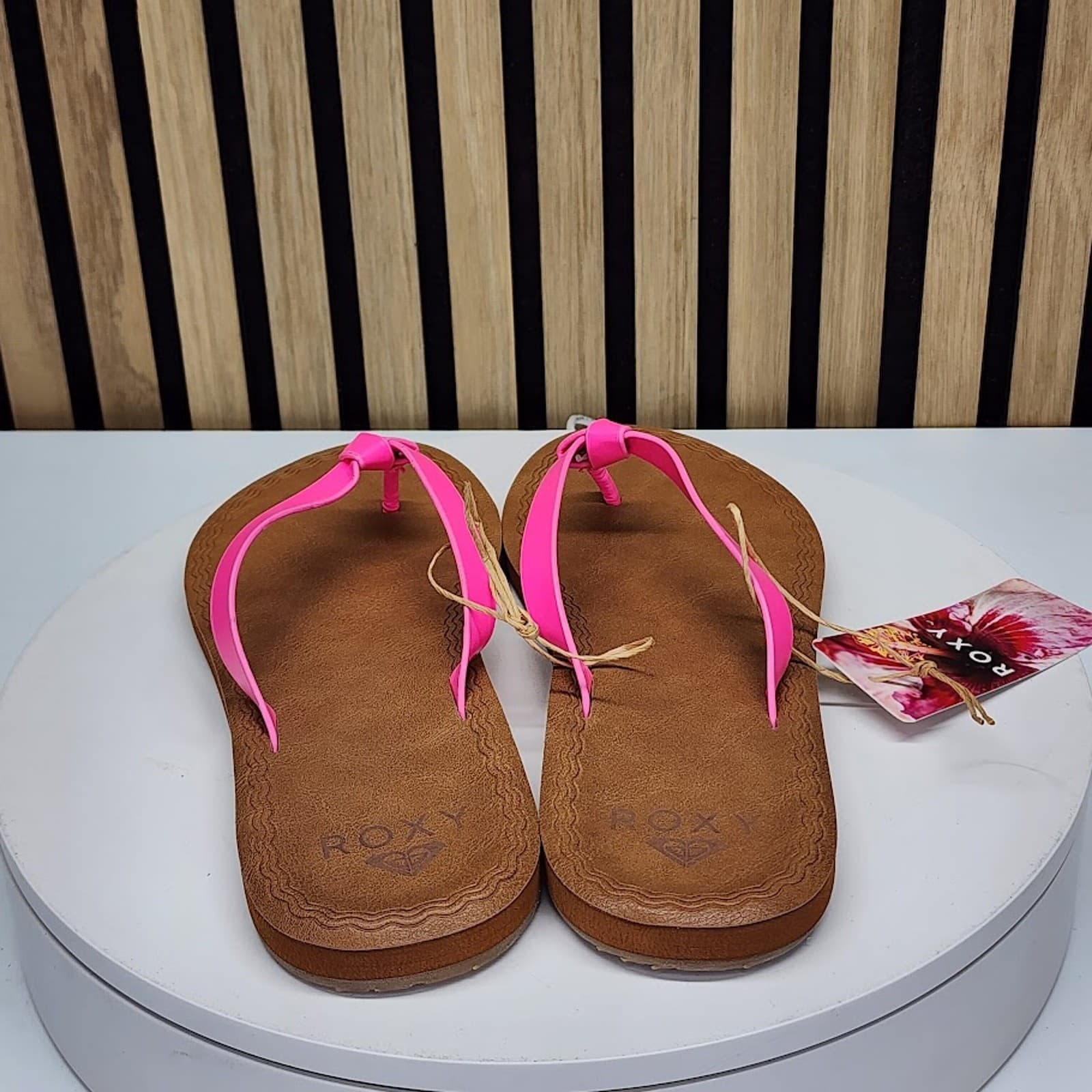 NEW - Roxy Luv Me Knot Women’s Flip Flop Sandals Platform Casual Size 6 - Thumbnail 2