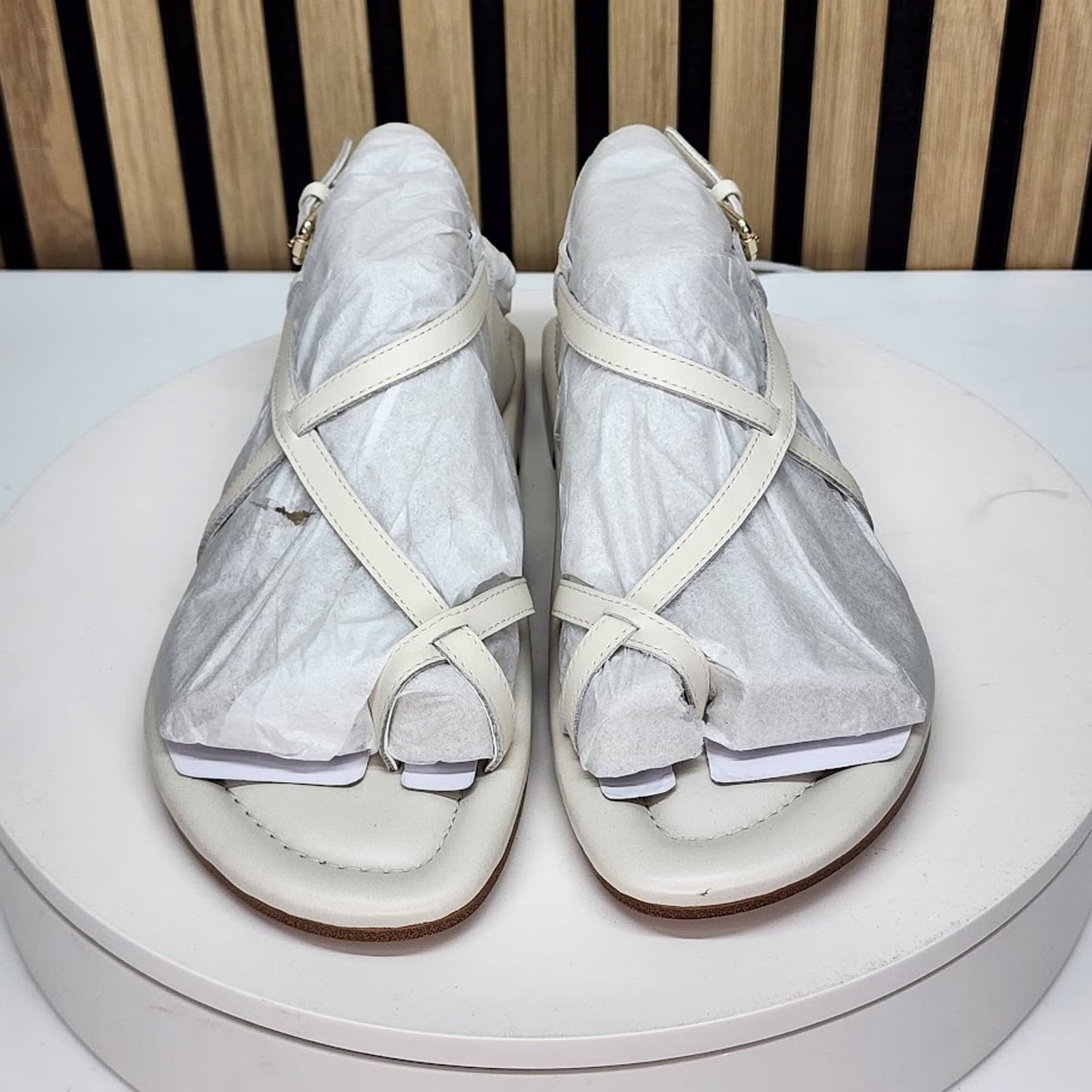 NEW - Marc Fisher LTD Gerty Women’s Ivory Strappy Flat Sandals Leather Size 10 - Thumbnail 7