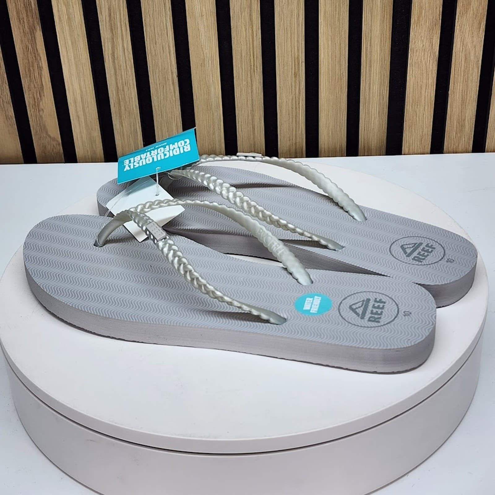 NEW - REEF Seaside Womens Silver Thong Sandals Water Friendly Flip Flops Size 10 - Thumbnail 3