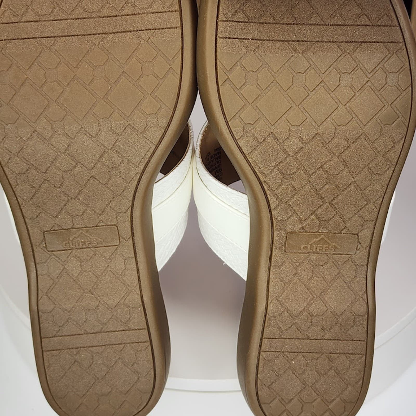 NEW - Cliffs Benedict Women’s Thong Comfort Sandals Casual Wedges - Size 10 - Thumbnail 7