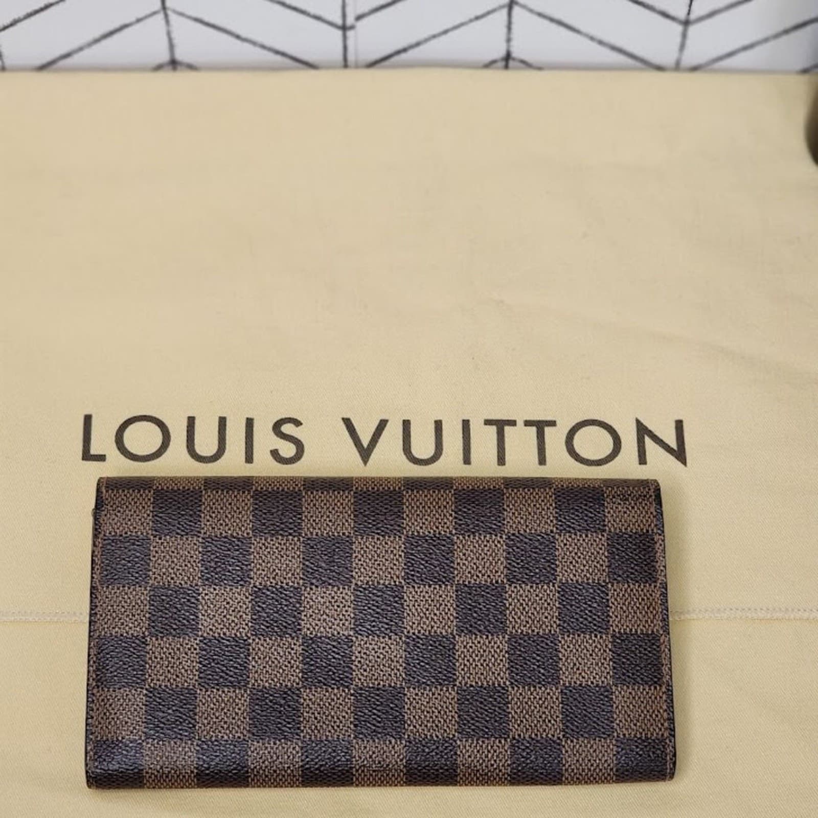 Authentic Louis Vuitton Damier Ebene Portefeuille Sarah Long Bifold Wallet - Thumbnail 2
