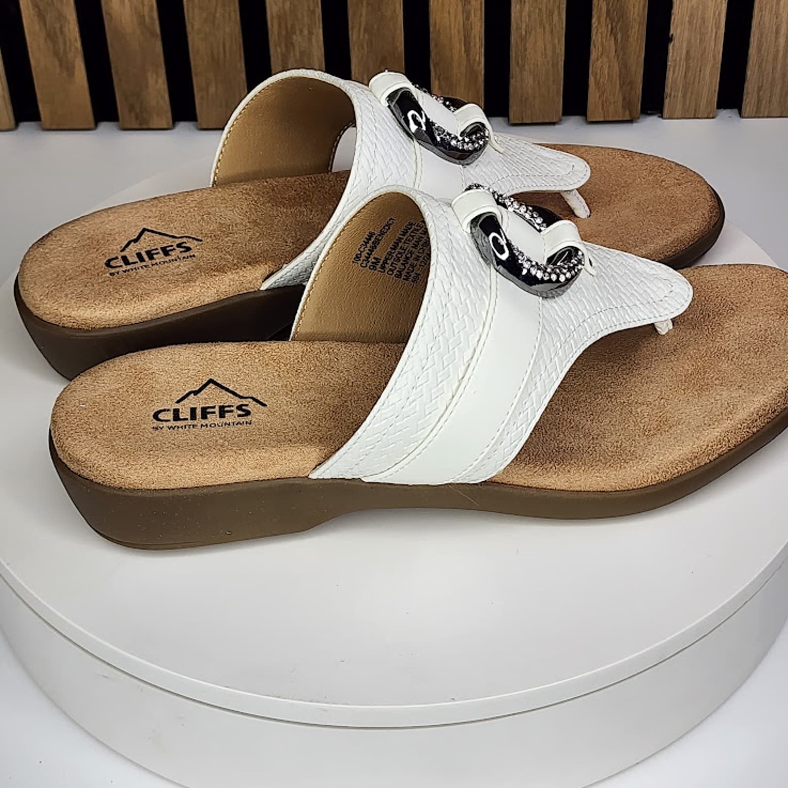 NEW - Cliffs Benedict Women’s Thong Comfort Sandals Casual Wedges - Size 10 - Thumbnail 2