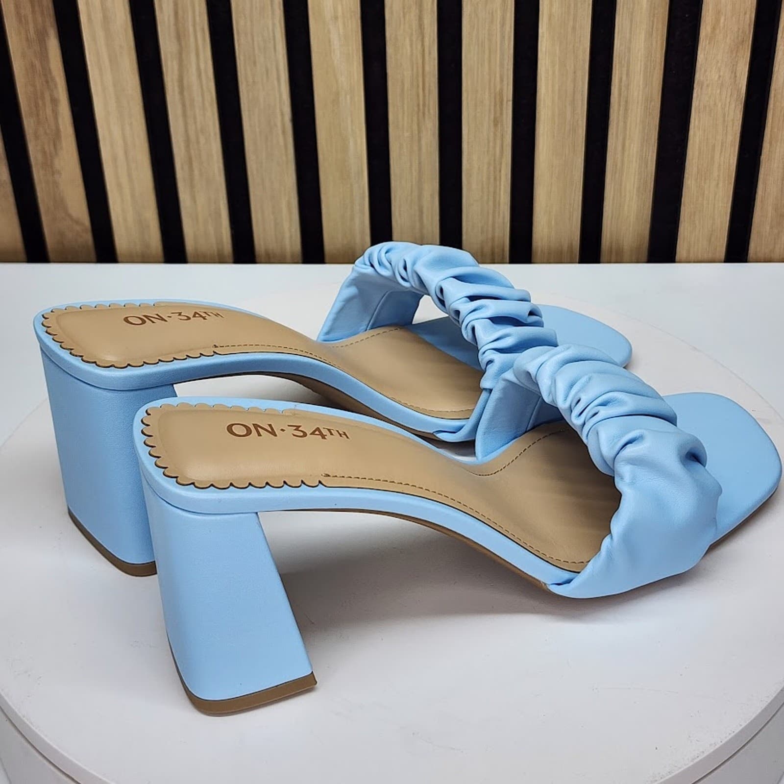 NEW - On 34th Salliee Women’s Dress Sandals Ruffle Block Heels Size 9.5 - Thumbnail 3