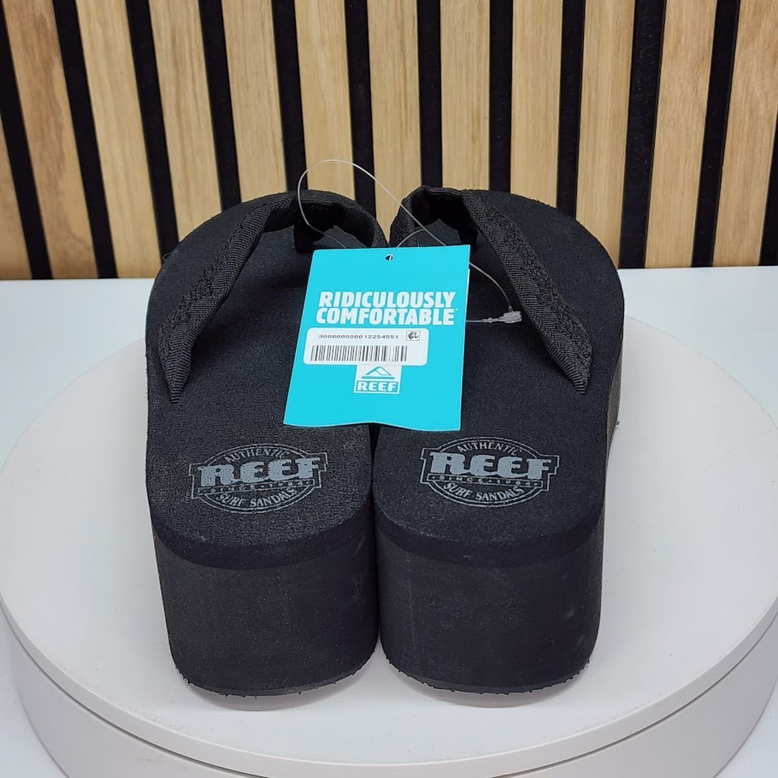 NEW - REEF Sandy Hi Women’s Platform Flip Flop Sandals Casual Size 11 - Thumbnail 3