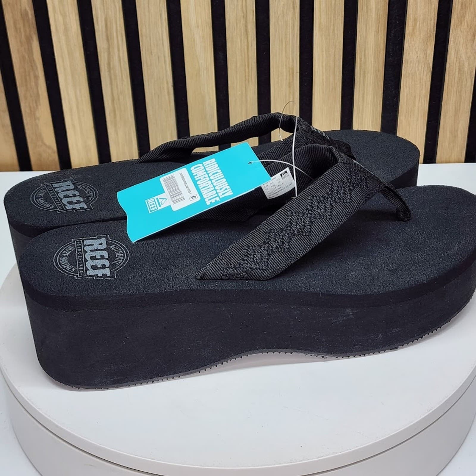NEW - REEF Sandy Hi Women’s Platform Flip Flop Sandals Casual Size 11 - Thumbnail 2