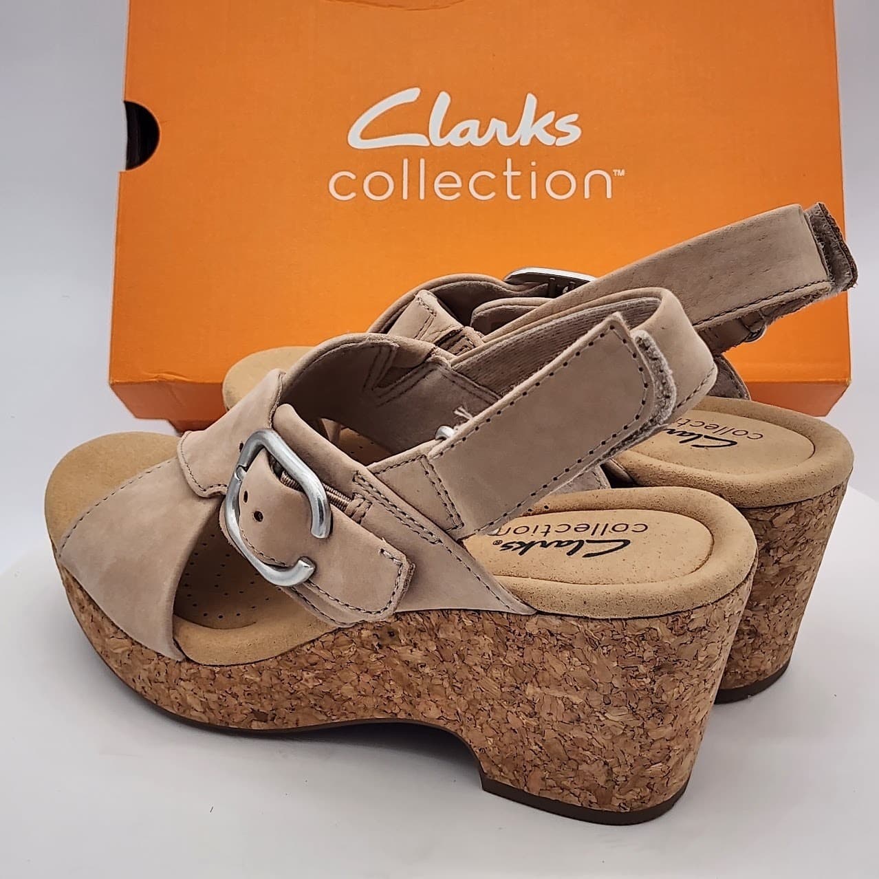 NEW - Clarks Collection Giselle Dove Wedge Sandals Taupe Nubuck Women's US 5.5 W - Thumbnail 4