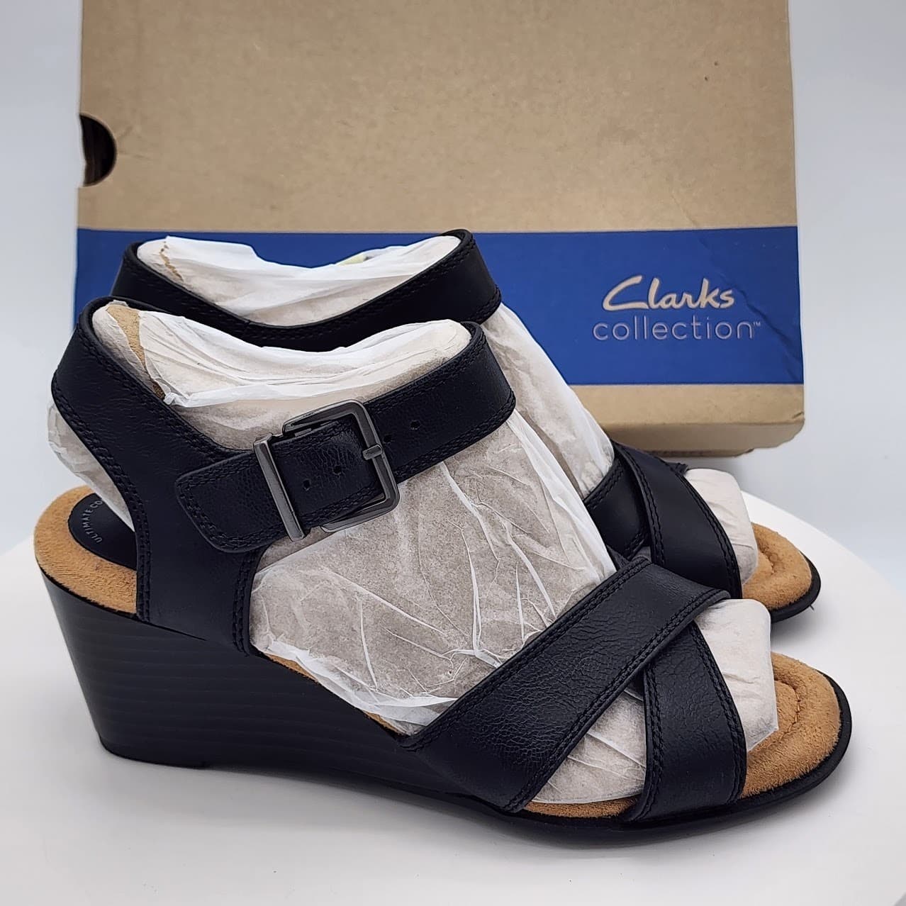 NEW - Clarks Emmalale Iris Black Leather Wedge Sandals Women's Size 5.5M Comfort - Thumbnail 2