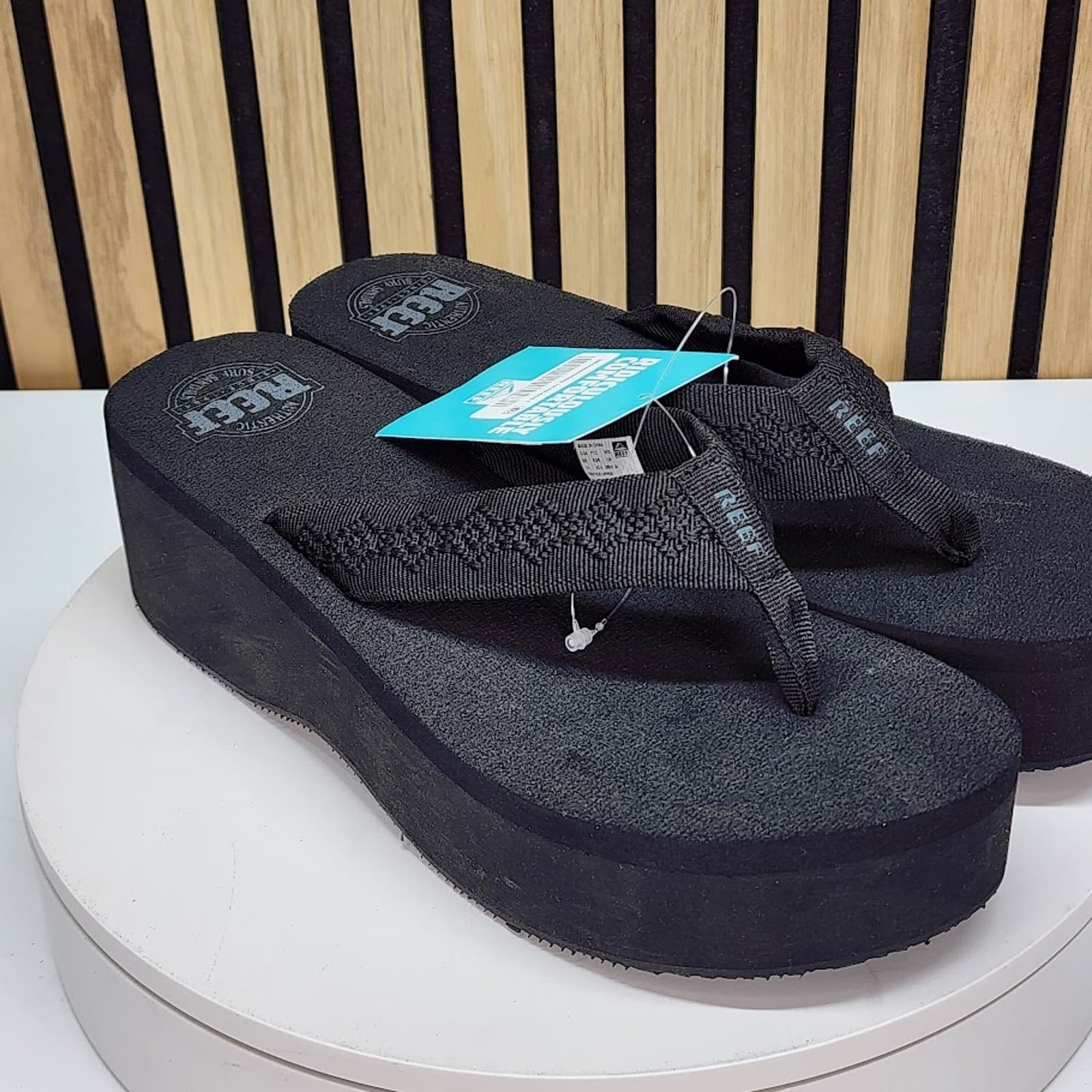 NEW - REEF Sandy Hi Women’s Platform Flip Flop Sandals Casual Size 11 - Thumbnail 8