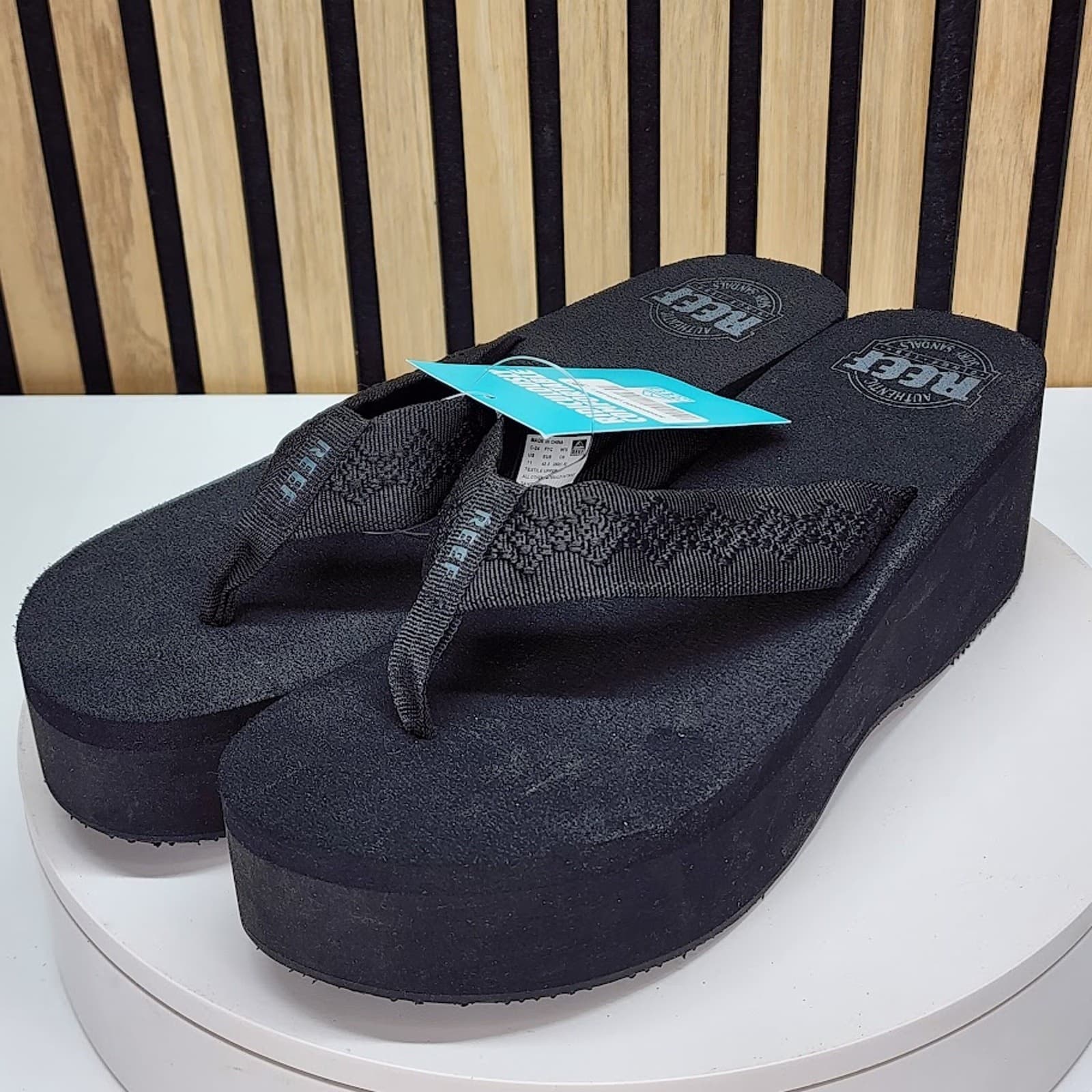 NEW - REEF Sandy Hi Women’s Platform Flip Flop Sandals Casual Size 11 - Thumbnail 6