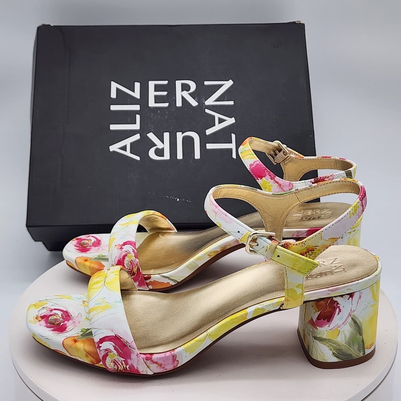 NEW - Naturalizer Izzy Floral Block Heel Sandals Yellow Floral Wide Size 10W - Thumbnail 6