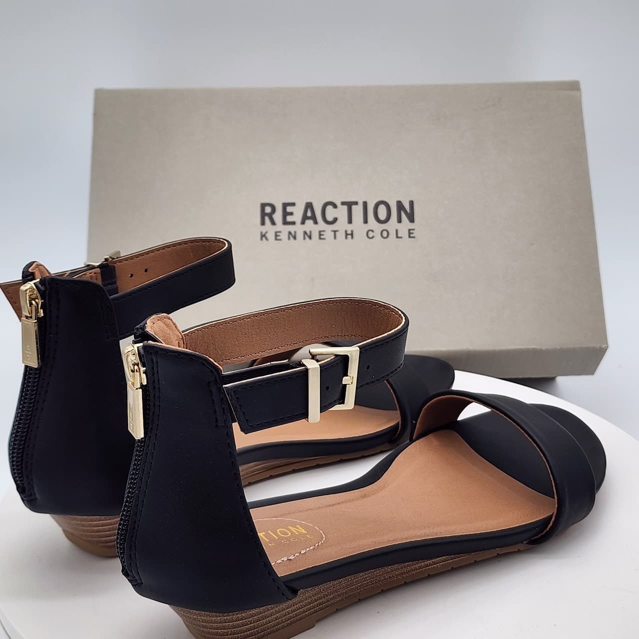 NEW Kenneth Cole Reaction Great Viber Black Wedge Sandals Women's Size 8 Medium - Thumbnail 4