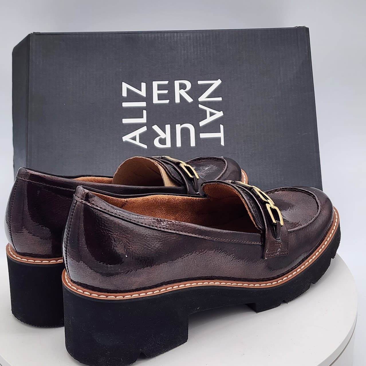 NEW Naturalizer Cabana Cinnamon Patent Chain Loafers Women's Size 9.5M Shoes - Thumbnail 4