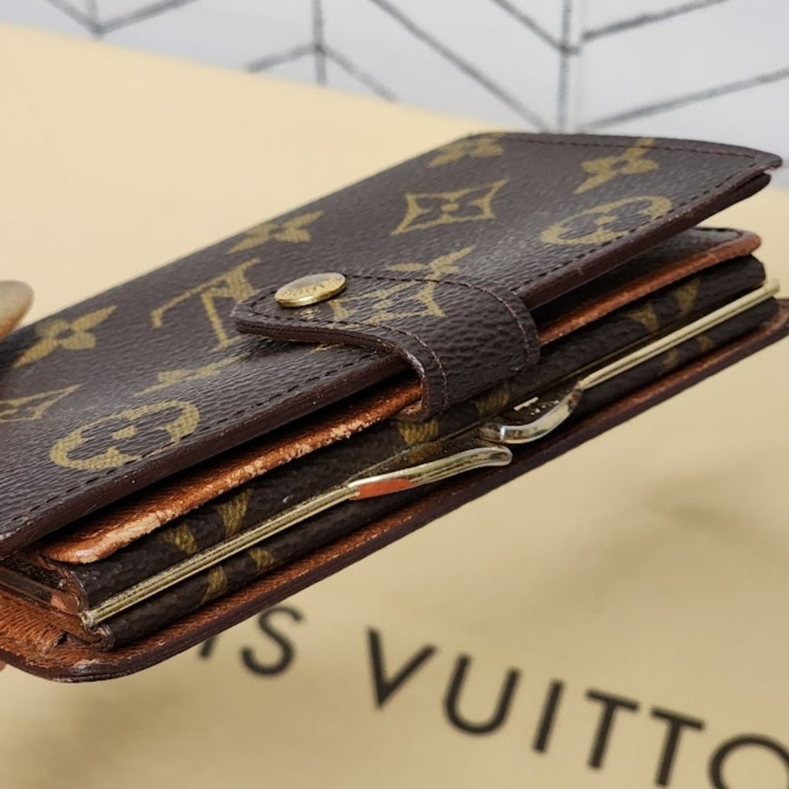Louis Vuitton Monogram Porte Monnaie Billets Bifold Wallet - Authentic - Thumbnail 5