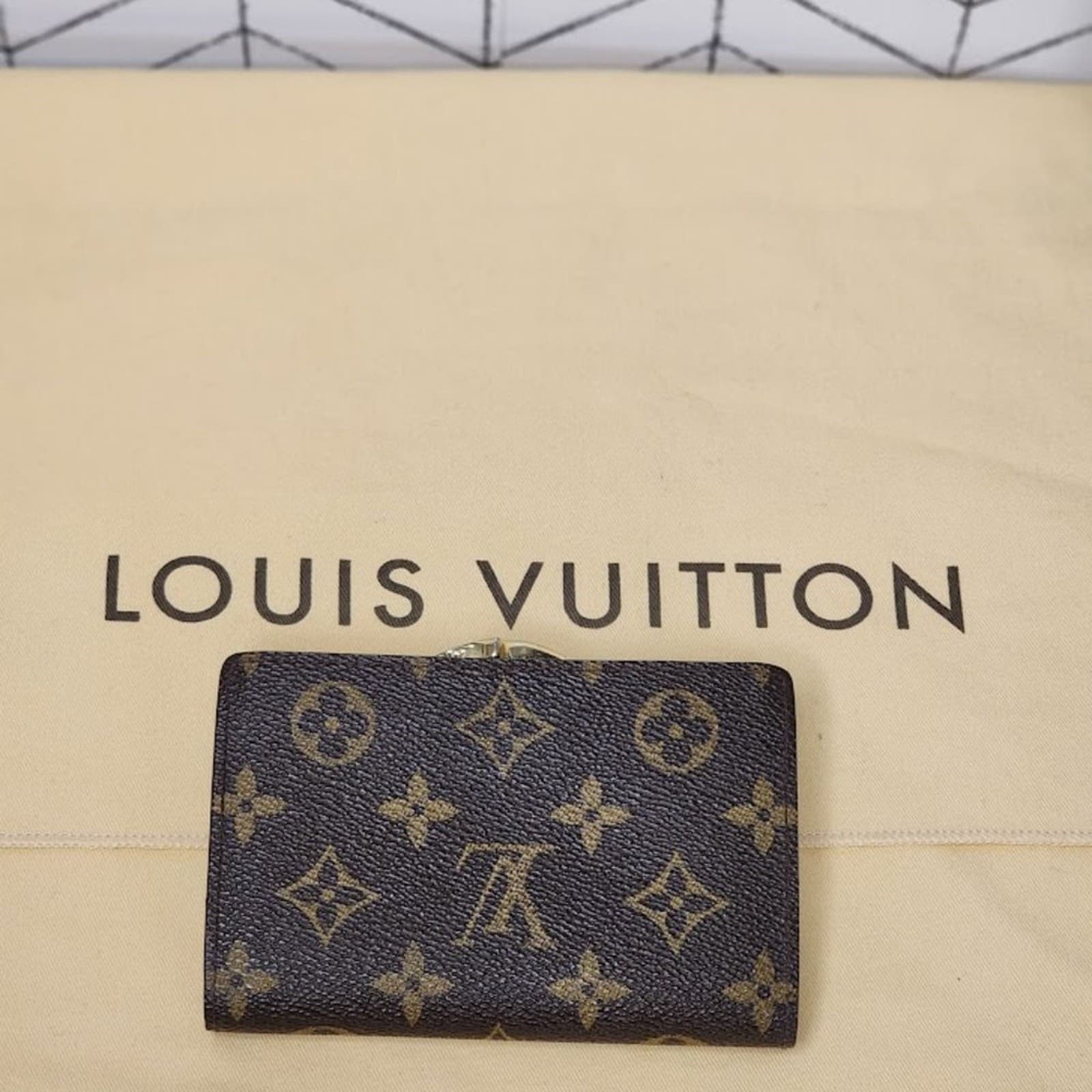 Louis Vuitton Monogram Porte Monnaie Billets Bifold Wallet - Authentic - Thumbnail 2