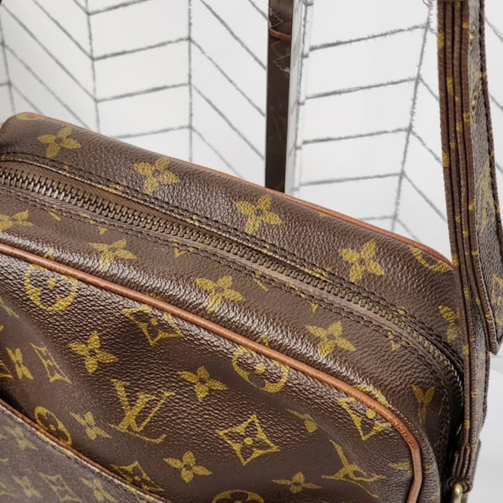 Vintage Louis Vuitton Marceau Crossbody Shoulder Bag - Thumbnail 4