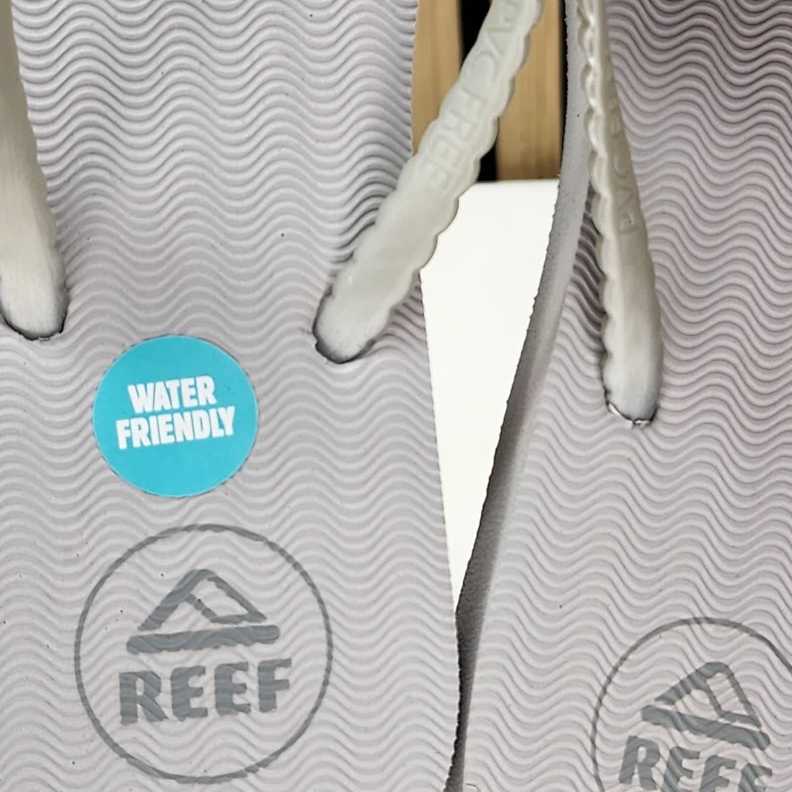 NEW - REEF Seaside Womens Silver Thong Sandals Water Friendly Flip Flops Size 11 - Thumbnail 6