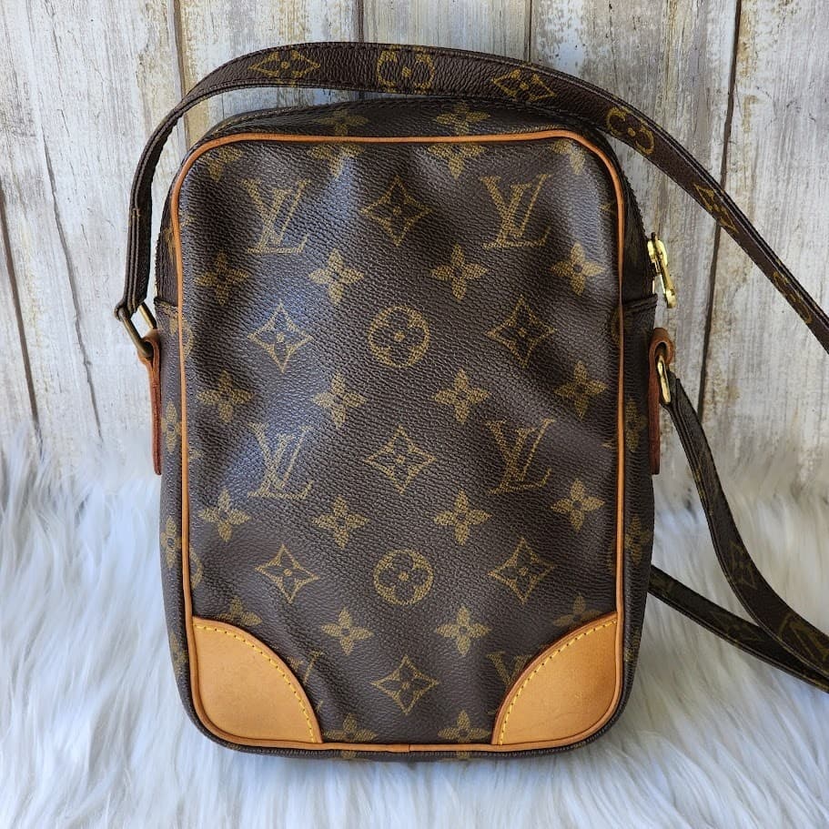 Louis Vuitton Monogram Danube Crossbody - Thumbnail 3