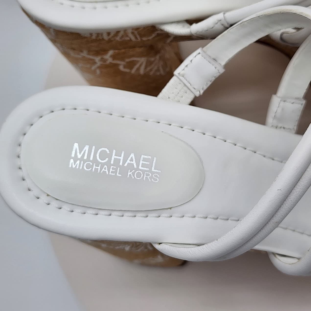 NEW Michael Kors Corrine Platform Leather Chain Sandals White Women's Size 8.5M - Thumbnail 10