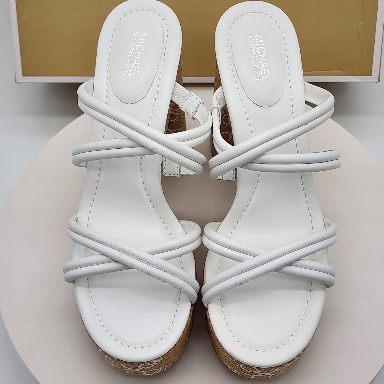 NEW Michael Kors Corrine Platform Leather Chain Sandals White Women's Size 8.5M - Thumbnail 9
