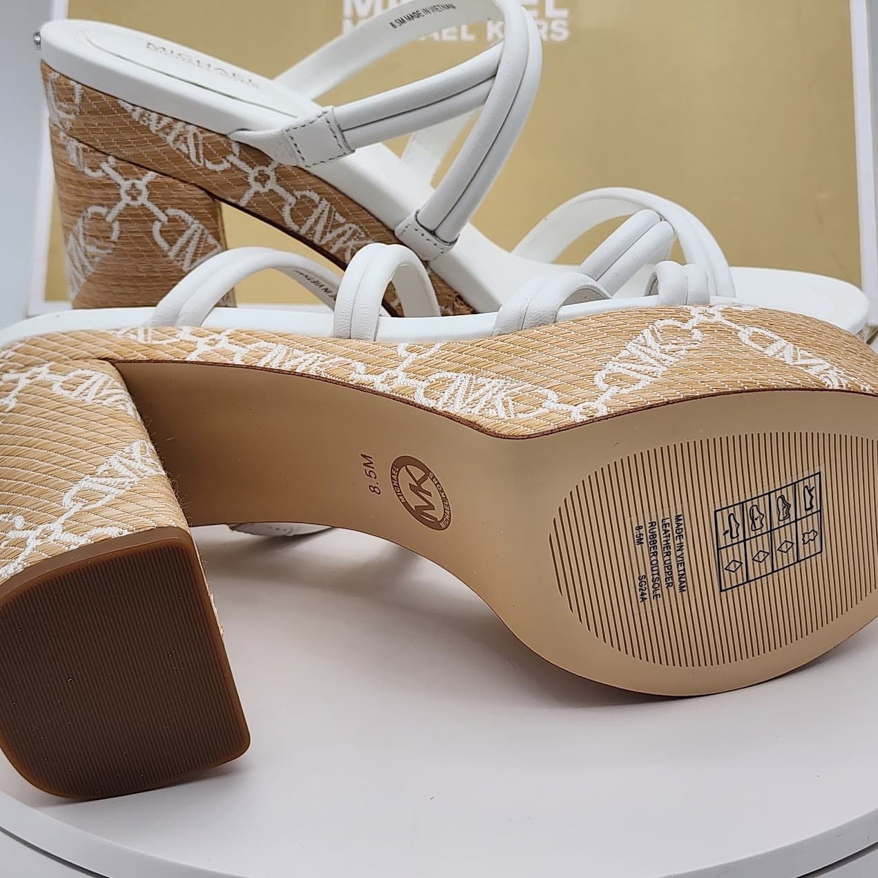 NEW Michael Kors Corrine Platform Leather Chain Sandals White Women's Size 8.5M - Thumbnail 11