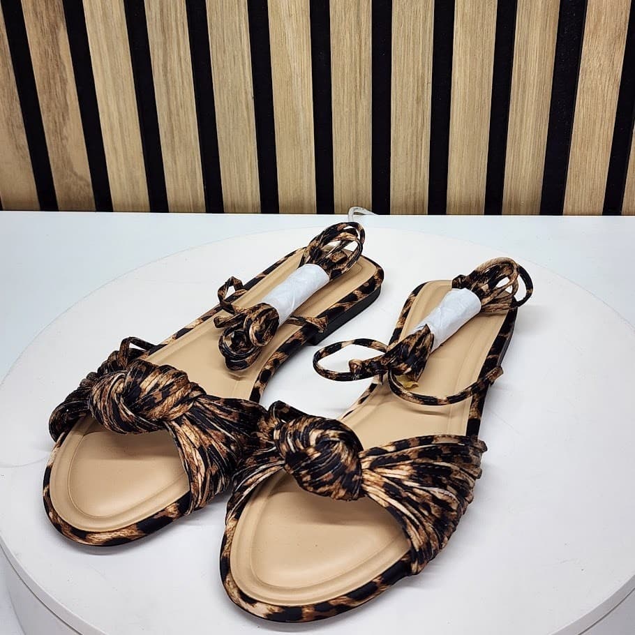 NEW - On 34th Jenniee Women’s Leopard Print Lace Up Flat Sandals Size 5.5 - Thumbnail 6