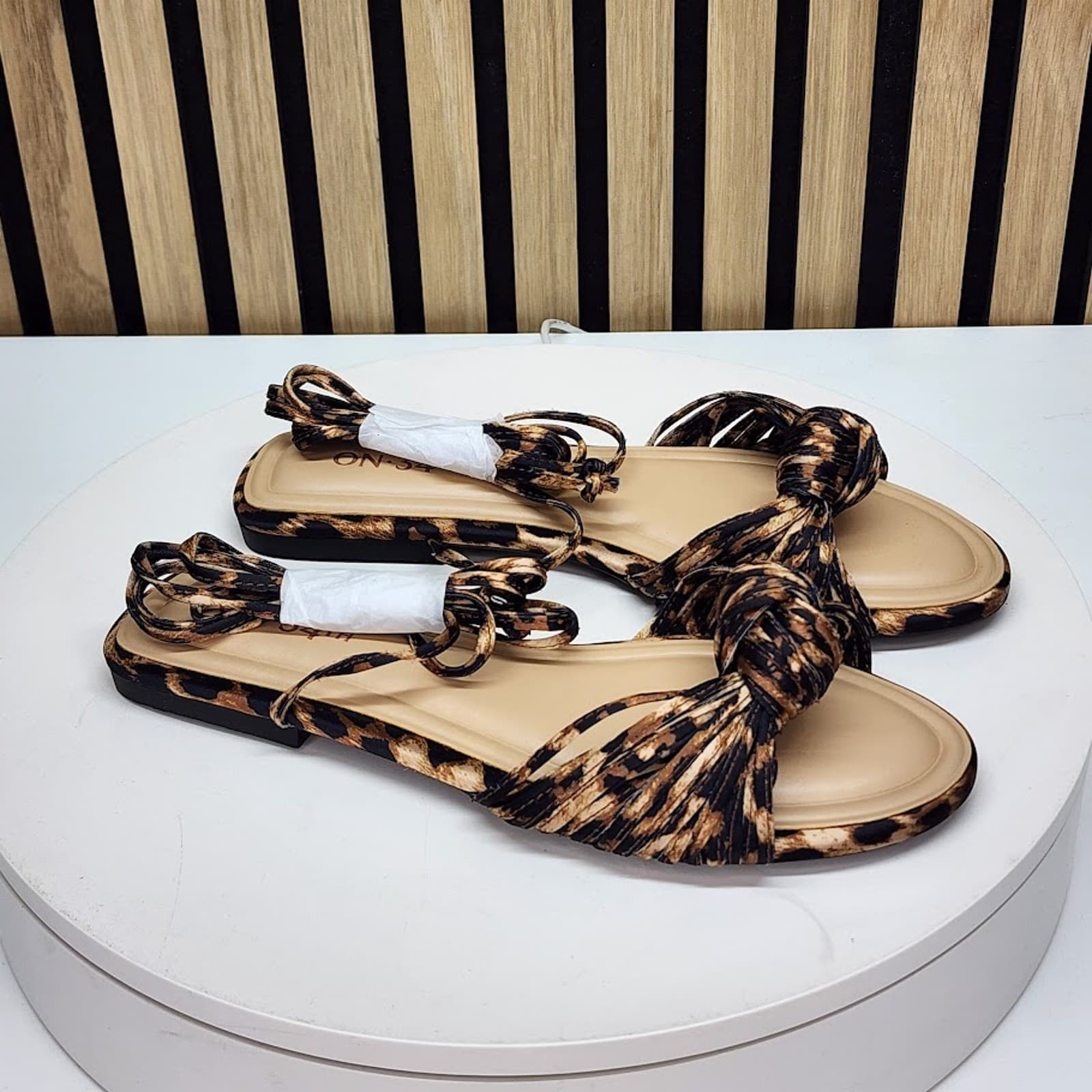 NEW - On 34th Jenniee Women’s Leopard Print Lace Up Flat Sandals Size 8.5 - Thumbnail 2