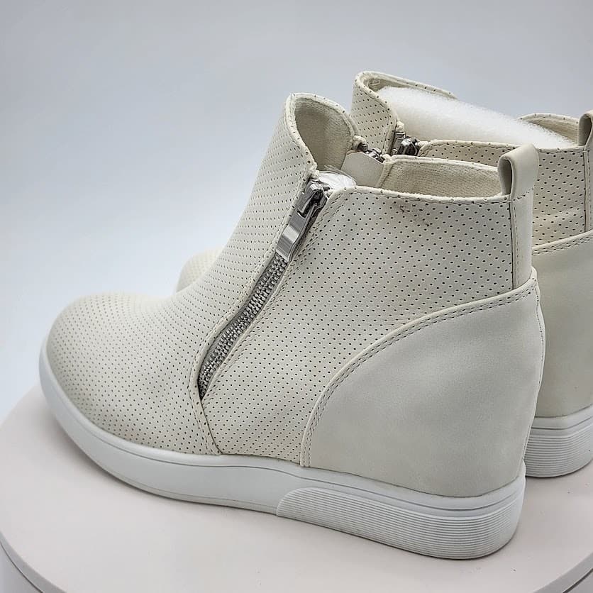 NEW Journee Collection Pennelope Ivory Wedge Sneakers Women's Size 10 Side Zip - Thumbnail 4