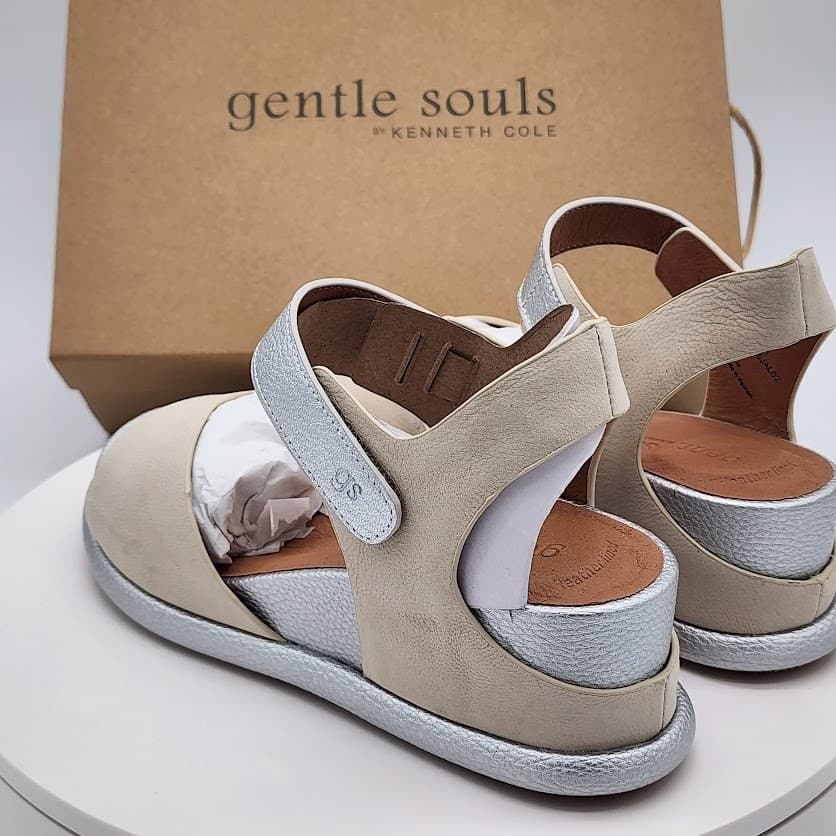 NEW Gentle Souls by Kenneth Cole Jalleh Stone Nubuck Comfort Sandals Size 6.5M - Thumbnail 4