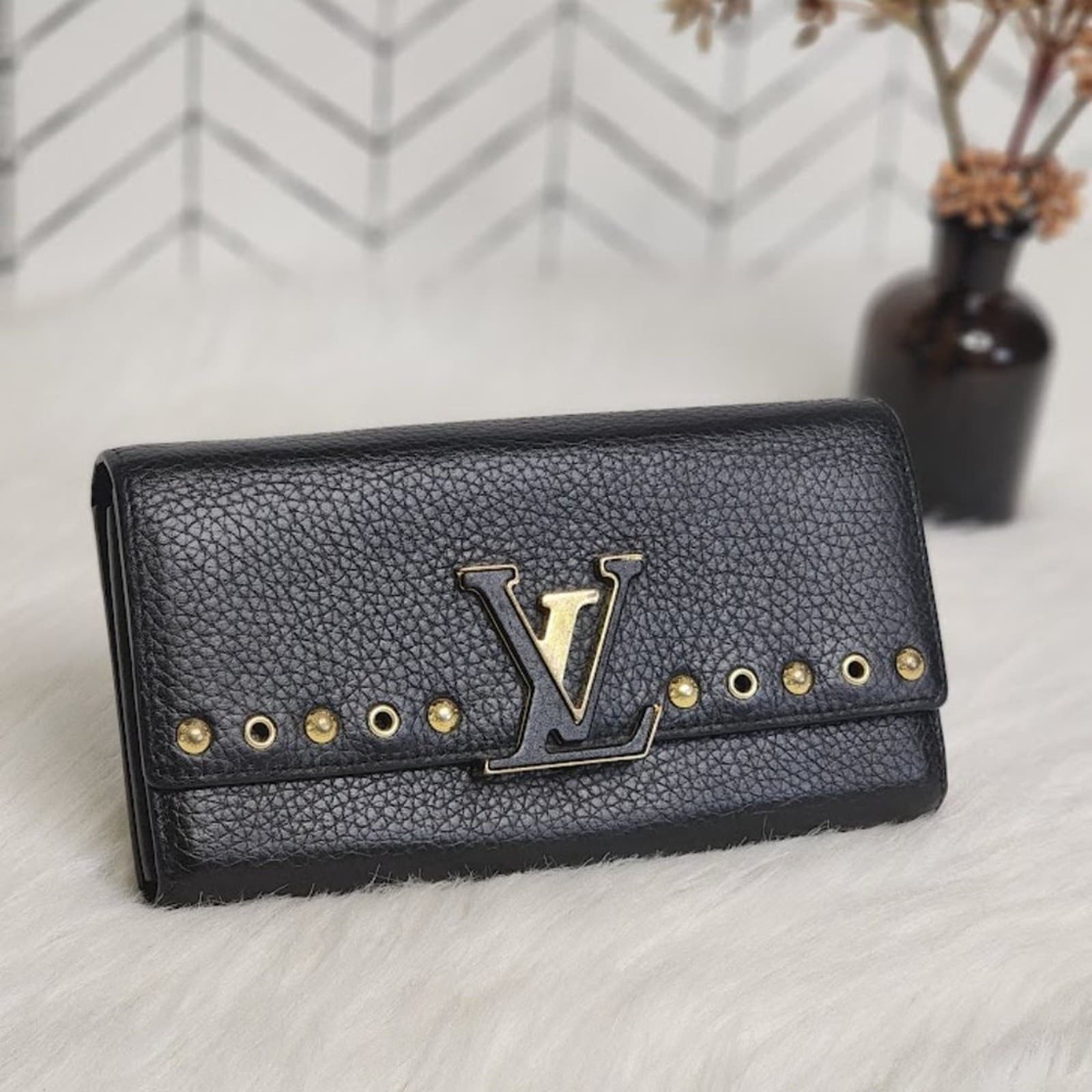 Louis Vuitton Taurillon Capucines Wallet – Authentic Luxury Wallet - Thumbnail 2