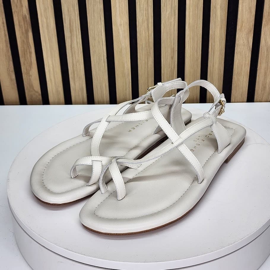 Marc Fisher LTD Women’s White Toe Ring Strappy Flat Sandals Size 7M - Thumbnail 5