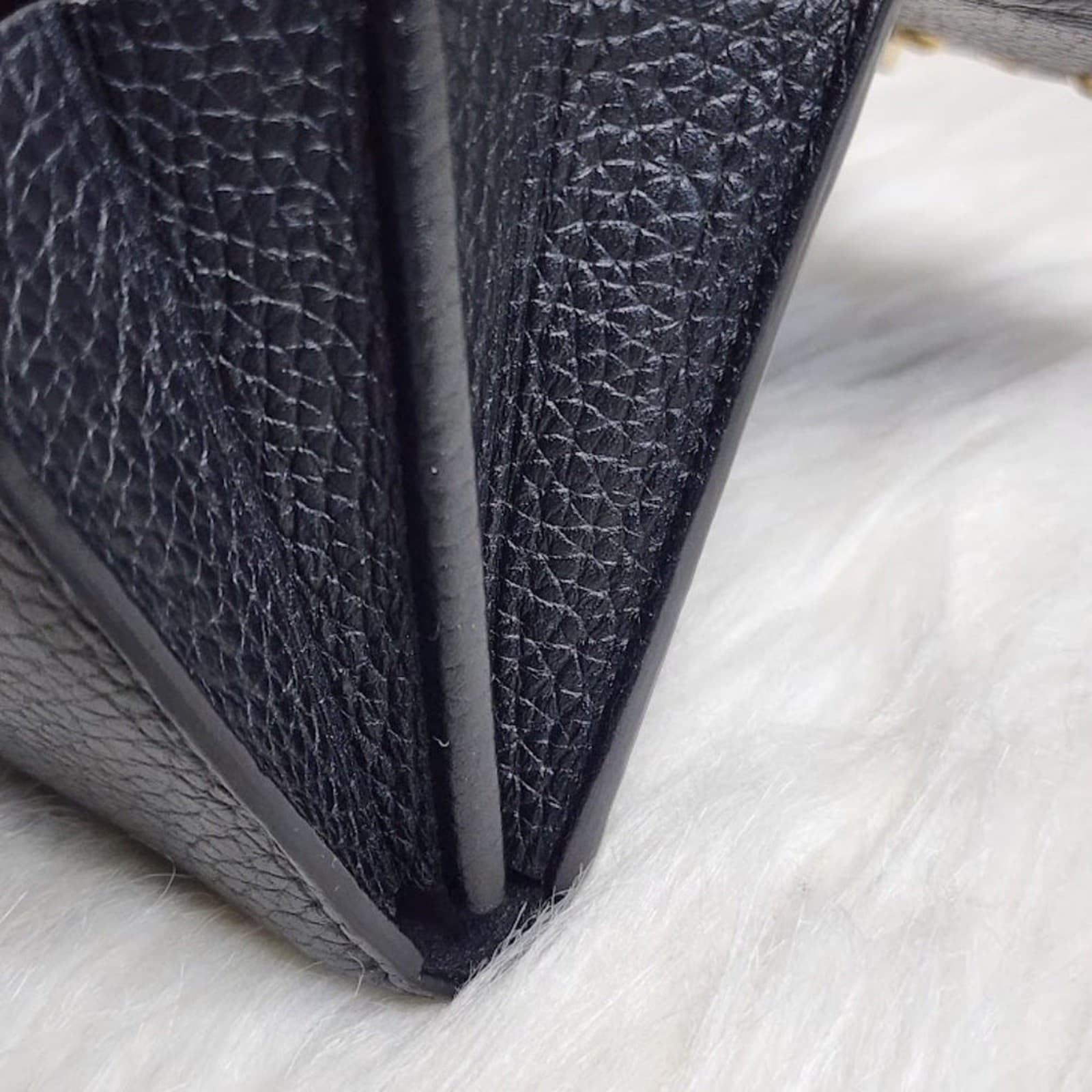Louis Vuitton Taurillon Capucines Wallet – Authentic Luxury Wallet - Thumbnail 12