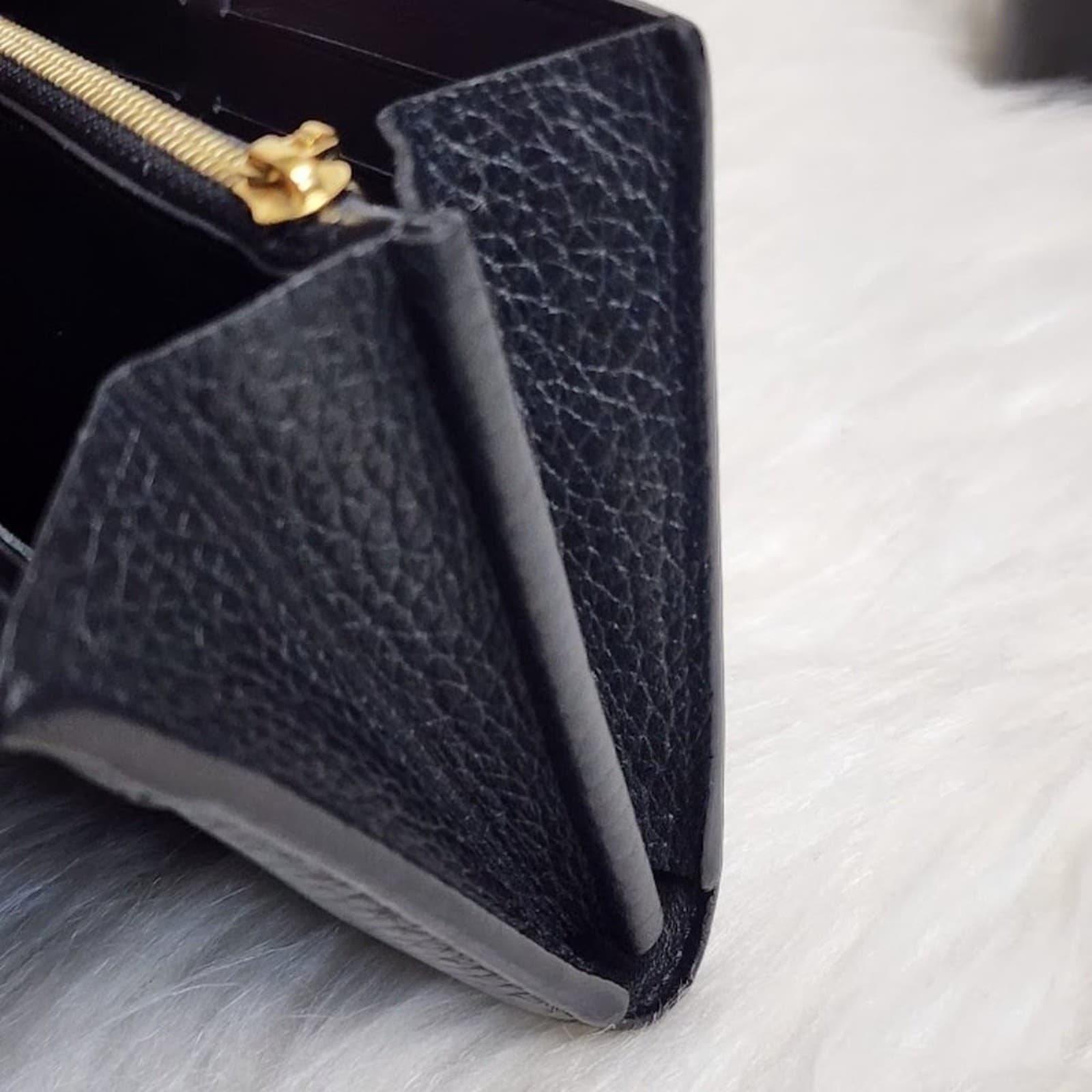 Louis Vuitton Taurillon Capucines Wallet – Authentic Luxury Wallet - Thumbnail 11