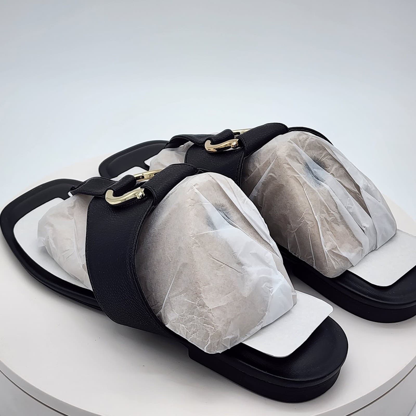 NEW - Giani Bernini YurnieEP Black Thong Slide Sandals Women's 11 M - Thumbnail 3