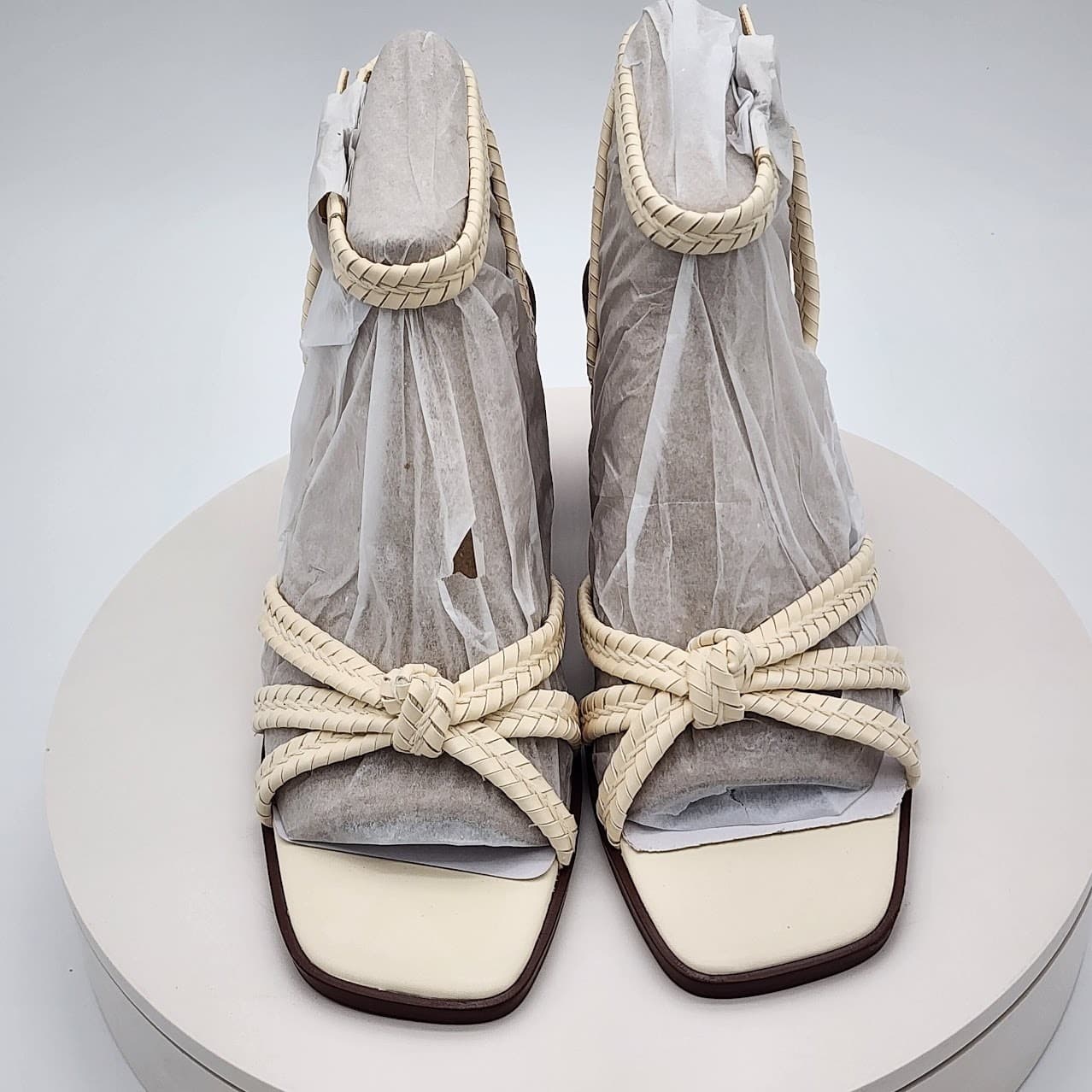 NEW - Giani Bernini Renaee Women’s White Linen Block Heel Sandals - Size 9.5 - Thumbnail 6