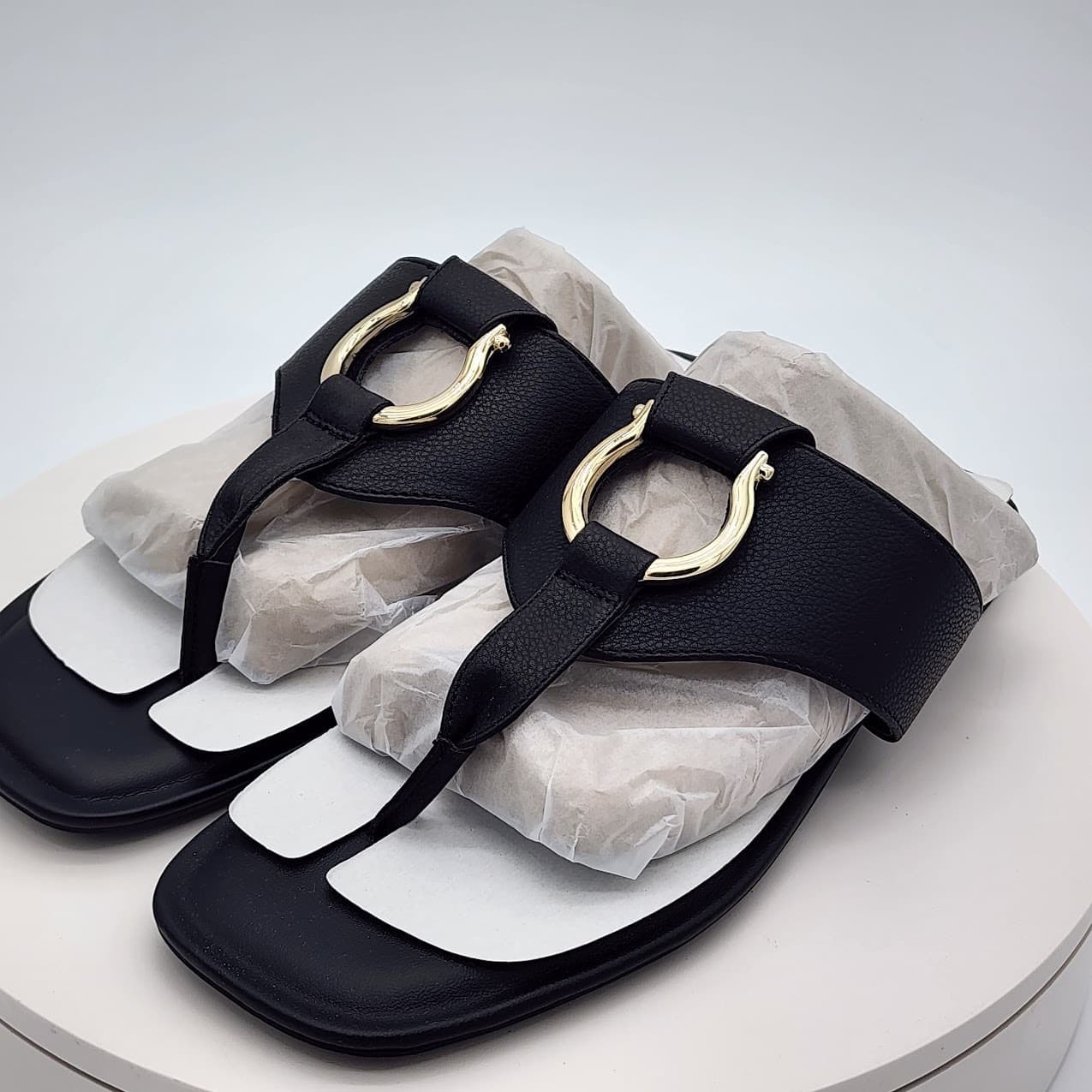 NEW - Giani Bernini YurnieEP Dark Saddle Black Thong Slide Sandals Women's 10M - Thumbnail 4