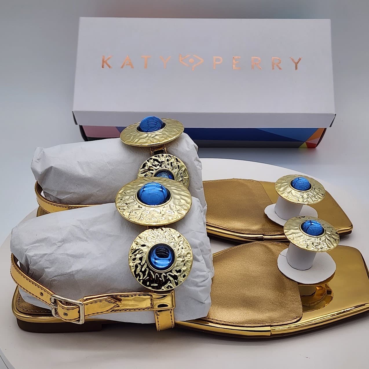 NEW Katy Perry Camie Stone Gold Sandals Womens Size 7.5M Embellished Thong Flats - Thumbnail 2