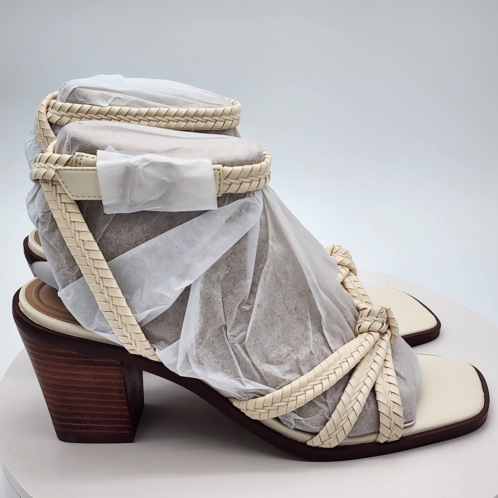 NEW - Giani Bernini Renaee Women’s White Linen Block Heel Sandals - Size 7 - Thumbnail 2