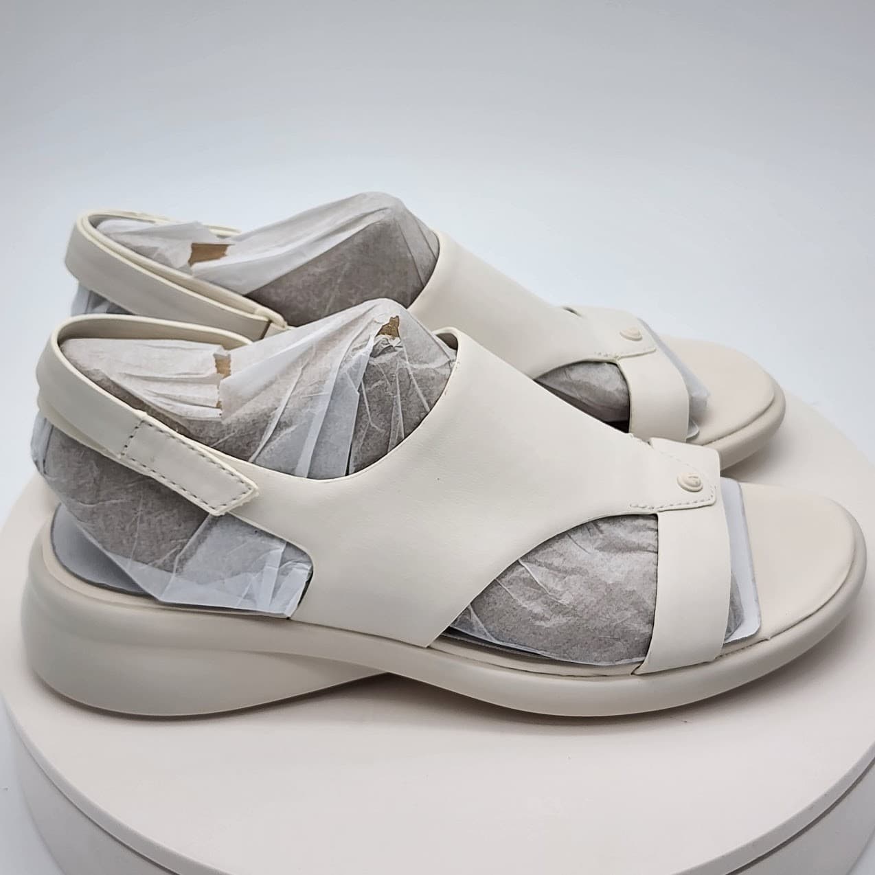 NEW Naturalizer Lillian White Slingback Comfort Sandals Women's Size 8.5M - Thumbnail 2