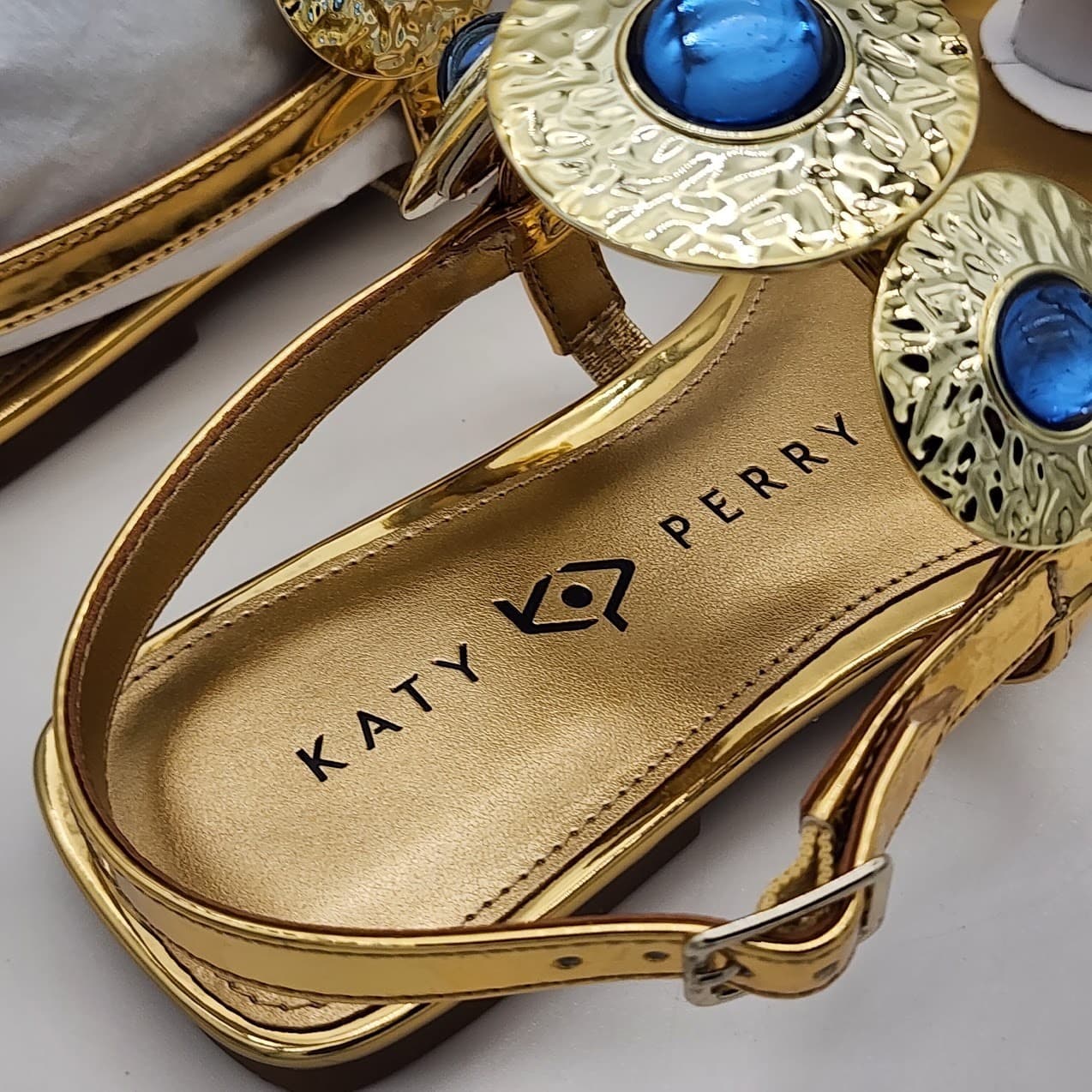 NEW Katy Perry Camie Stone Gold Sandals Womens Size 7.5M Embellished Thong Flats - Thumbnail 8