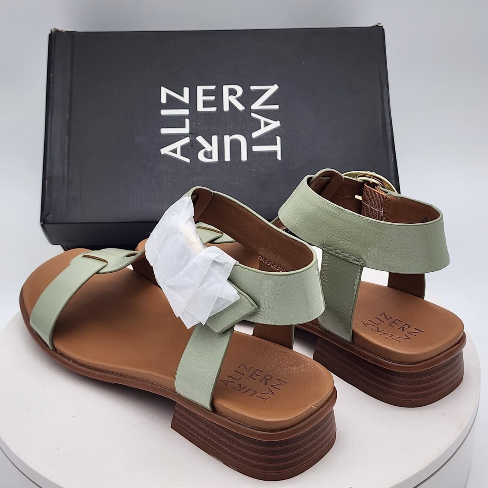 NEW Naturalizer Brandy Women's T-Strap Sandals Pistachio Green Size 8.5M Leather - Thumbnail 6